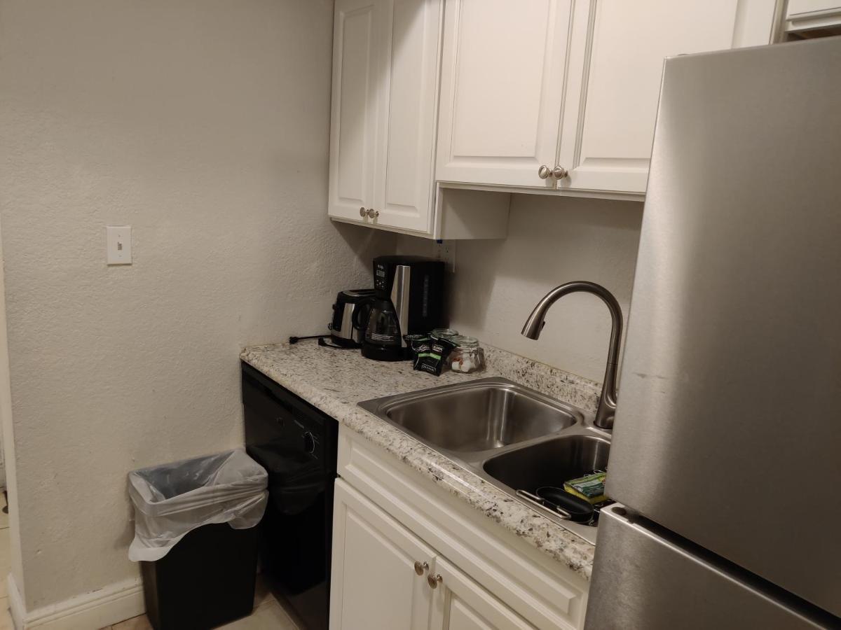 Centauri Vacation Rentals Beautiful 2-Bedroom Condo, Near All Orlando Attractions, Free Parking & Wi-Fi, King Bed, #1 Eksteriør billede