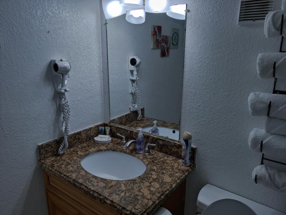 Centauri Vacation Rentals Beautiful 2-Bedroom Condo, Near All Orlando Attractions, Free Parking & Wi-Fi, King Bed, #1 Eksteriør billede