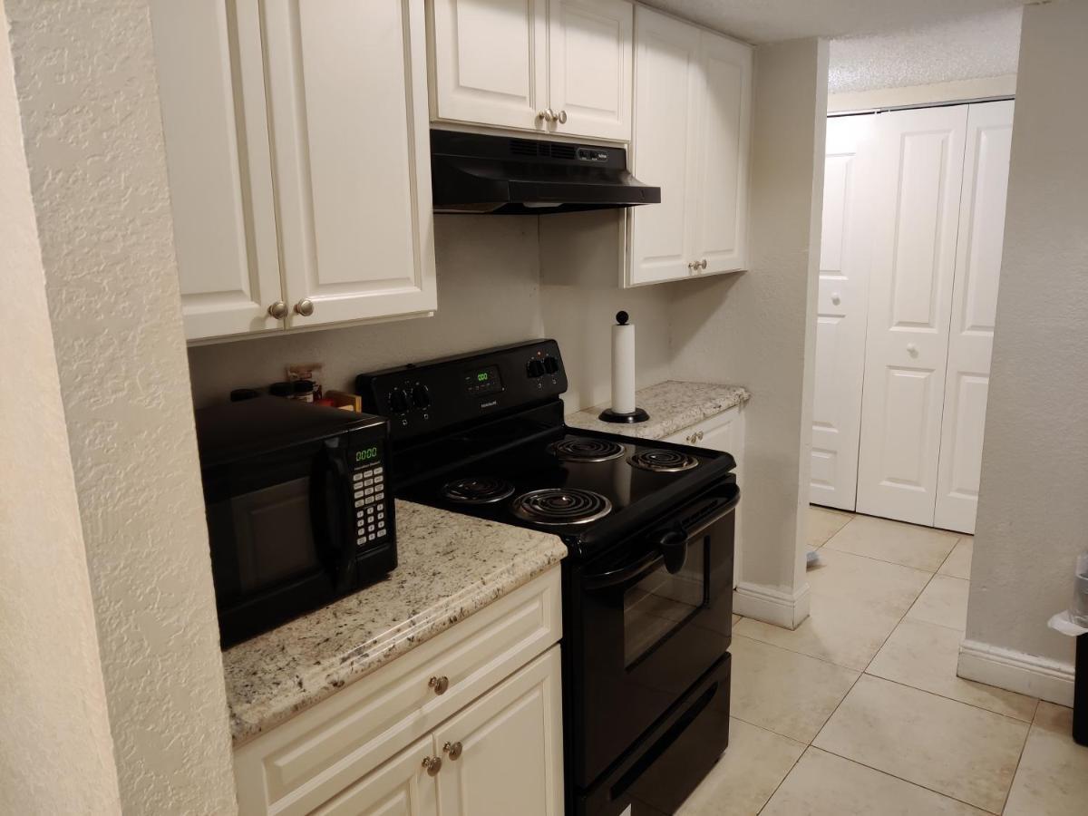 Centauri Vacation Rentals Beautiful 2-Bedroom Condo, Near All Orlando Attractions, Free Parking & Wi-Fi, King Bed, #1 Eksteriør billede