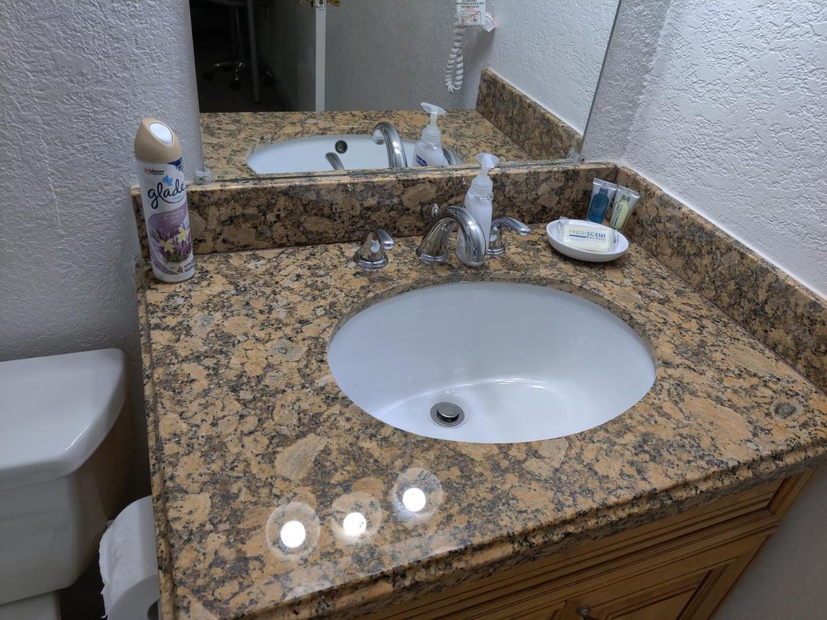 Centauri Vacation Rentals Beautiful 2-Bedroom Condo, Near All Orlando Attractions, Free Parking & Wi-Fi, King Bed, #1 Eksteriør billede