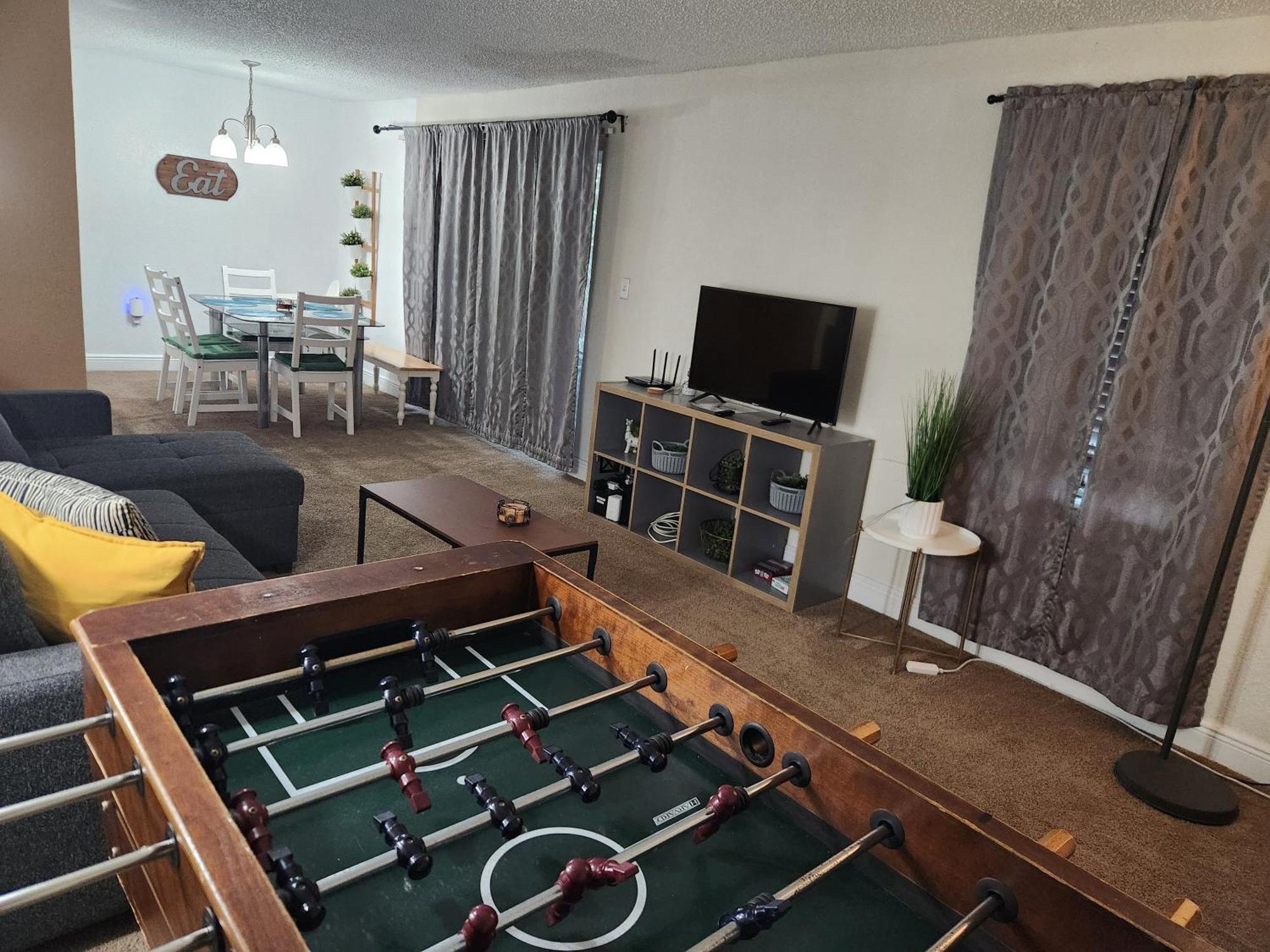Centauri Vacation Rentals Beautiful 2-Bedroom Condo, Near All Orlando Attractions, Free Parking & Wi-Fi, King Bed, #1 Eksteriør billede