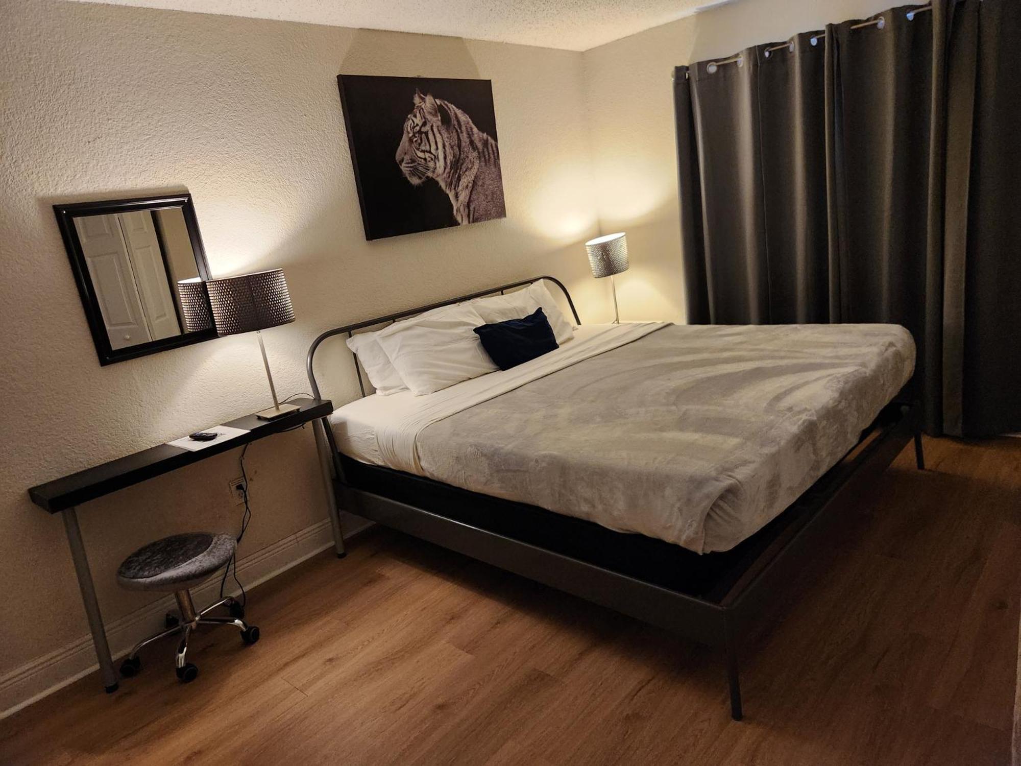 Centauri Vacation Rentals Beautiful 2-Bedroom Condo, Near All Orlando Attractions, Free Parking & Wi-Fi, King Bed, #1 Eksteriør billede